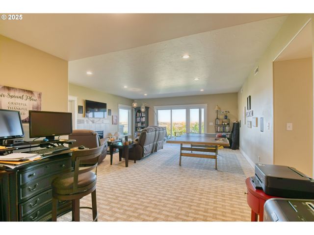 70349 LAKESIDE Rd, Pendleton, OR 97801