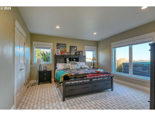 70349 LAKESIDE Rd, Pendleton, OR 97801