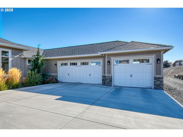 70349 LAKESIDE Rd, Pendleton, OR 97801