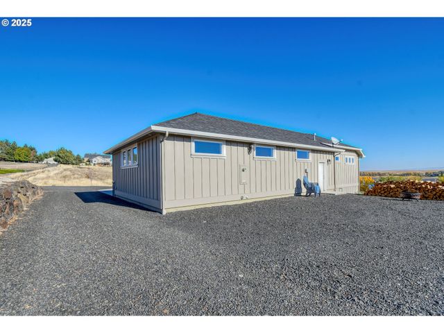 70349 LAKESIDE Rd, Pendleton, OR 97801