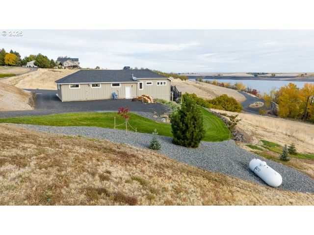 70349 LAKESIDE Rd, Pendleton, OR 97801