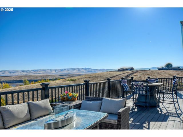 70349 LAKESIDE Rd, Pendleton, OR 97801