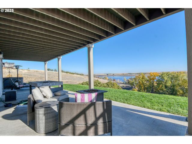 70349 LAKESIDE Rd, Pendleton, OR 97801