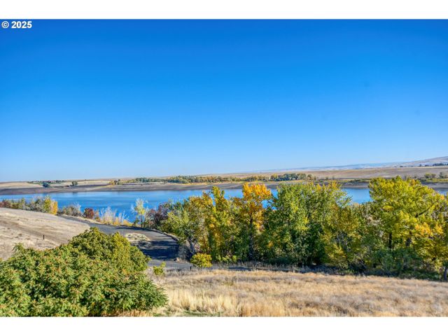 70349 LAKESIDE Rd, Pendleton, OR 97801