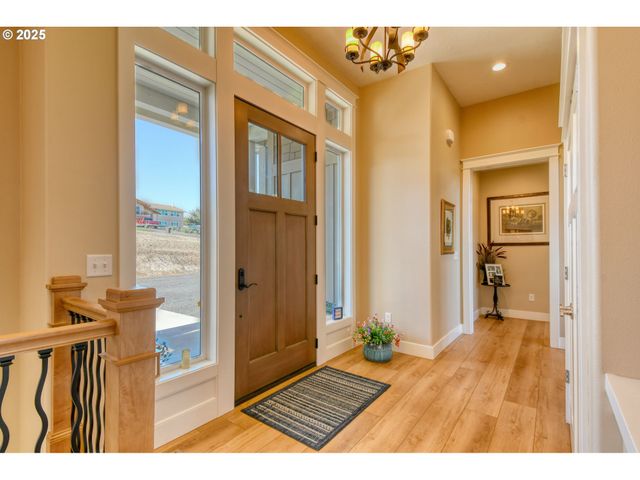 70349 LAKESIDE Rd, Pendleton, OR 97801