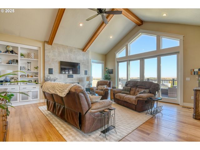 70349 LAKESIDE Rd, Pendleton, OR 97801
