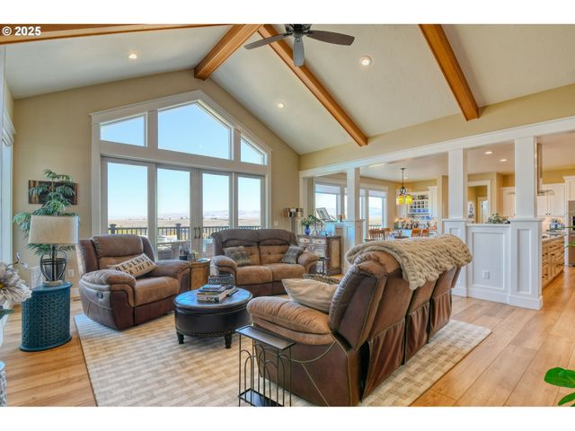 70349 LAKESIDE Rd, Pendleton, OR 97801