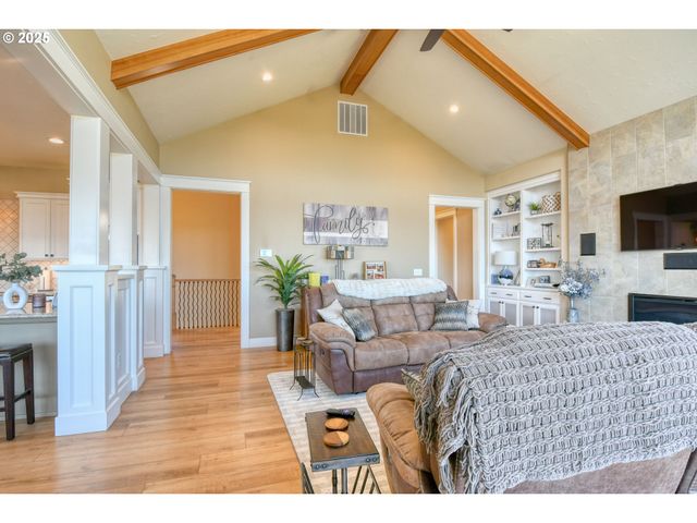 70349 LAKESIDE Rd, Pendleton, OR 97801