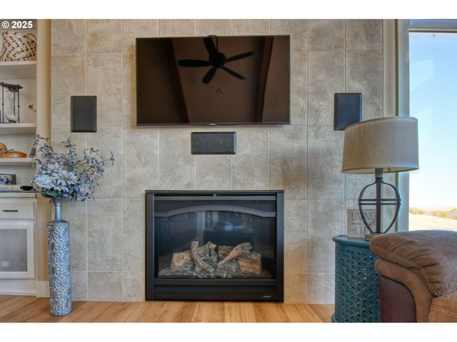 70349 LAKESIDE Rd, Pendleton, OR 97801