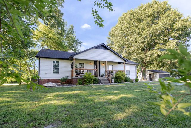 1510 Wade Brown Rd, Lewisburg, TN 37091