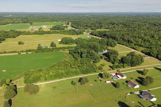 1510 Wade Brown Rd, Lewisburg, TN 37091