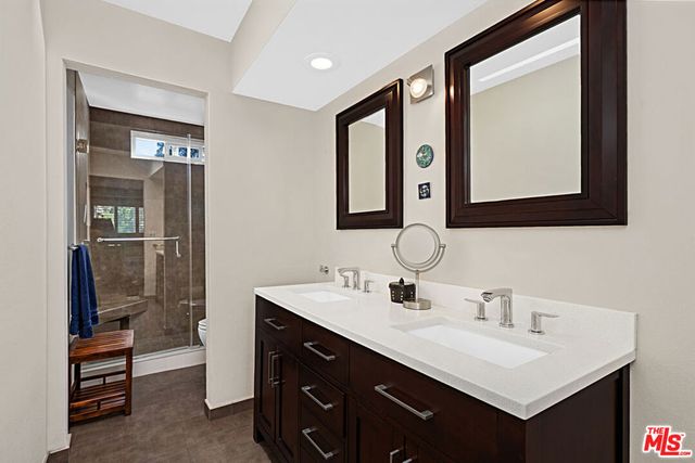 11824 Moorpark Street F, Studio City, CA 91604