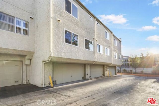 11824 Moorpark Street F, Studio City, CA 91604