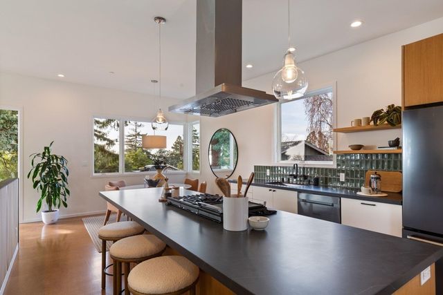 7981 Terrace Dr, El Cerrito, CA 94530