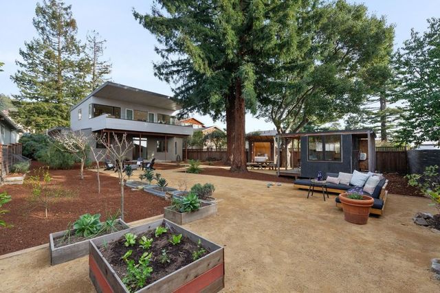 7981 Terrace Dr, El Cerrito, CA 94530