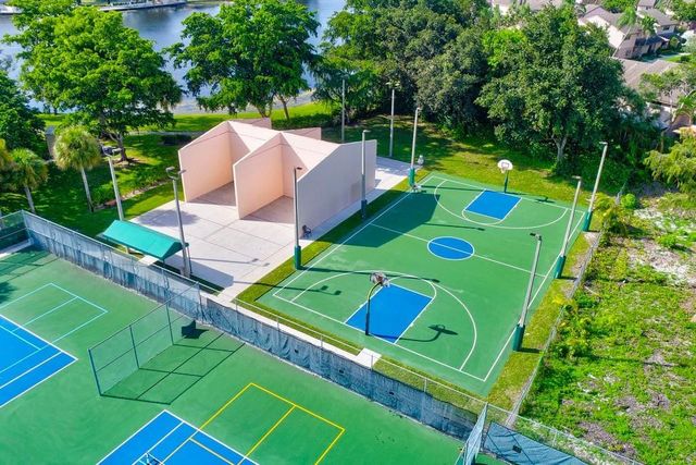 4250 NW 30th Street 357, Coconut Creek, FL 33066