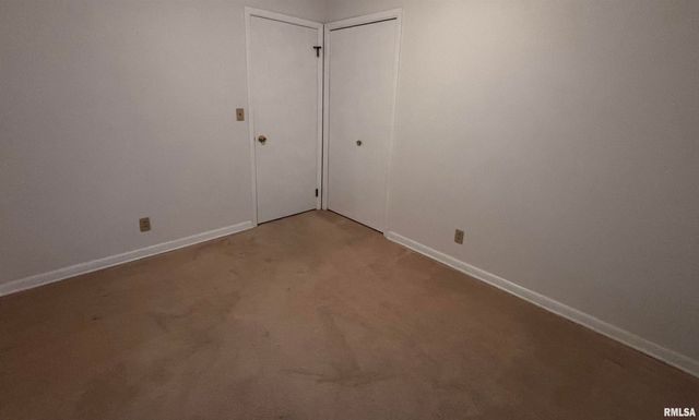 1033 SWEETBRIAR Place, Galesburg, IL 61401