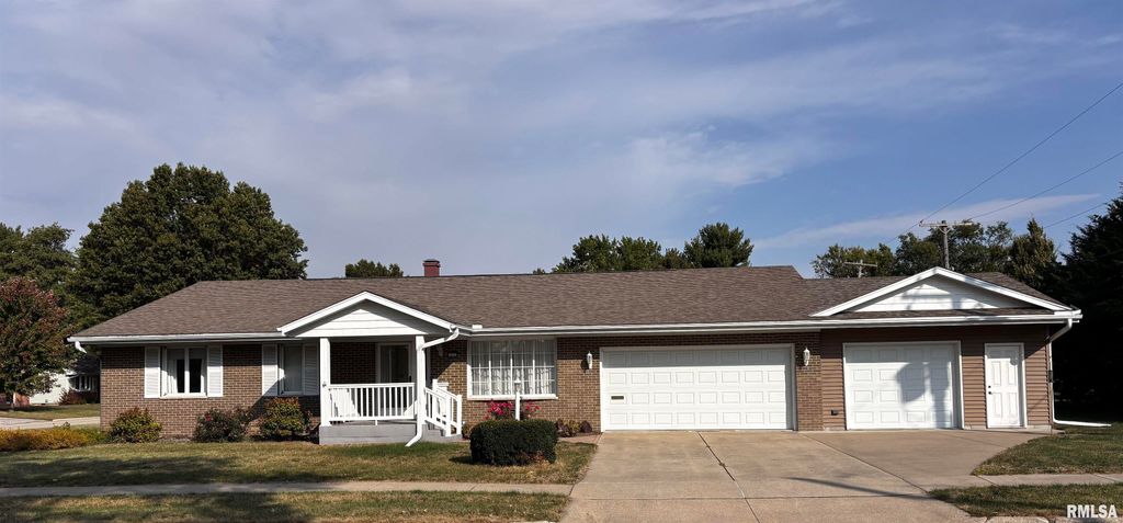 1033 SWEETBRIAR Place, Galesburg, IL 61401