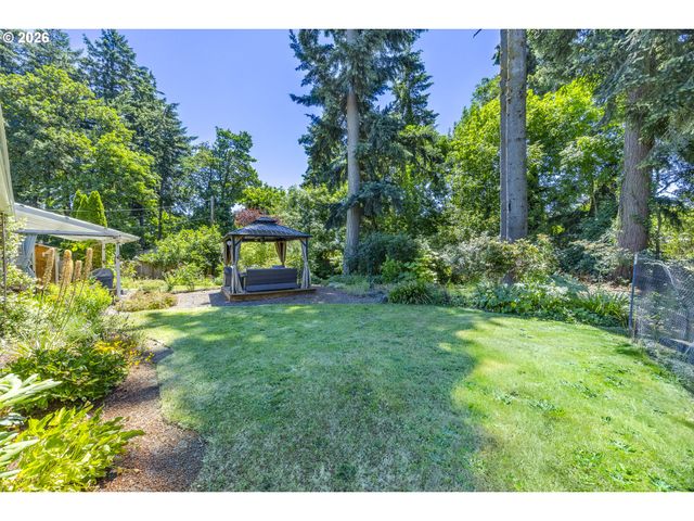 560 BLACKFOOT Ave, Eugene, OR 97404