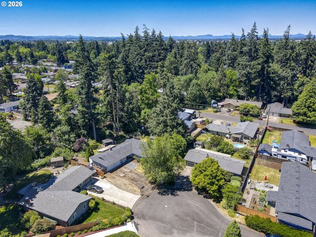560 BLACKFOOT Ave, Eugene, OR 97404