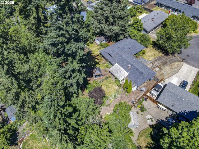 560 BLACKFOOT Ave, Eugene, OR 97404