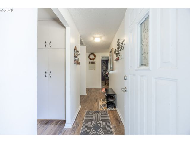 560 BLACKFOOT Ave, Eugene, OR 97404