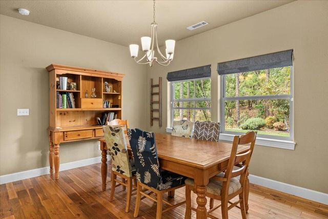 100 McKenzie Ridge Road, Grants Pass, OR 97526