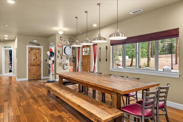 100 McKenzie Ridge Road, Grants Pass, OR 97526