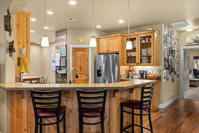 100 McKenzie Ridge Road, Grants Pass, OR 97526