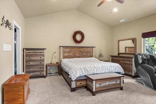 100 McKenzie Ridge Road, Grants Pass, OR 97526