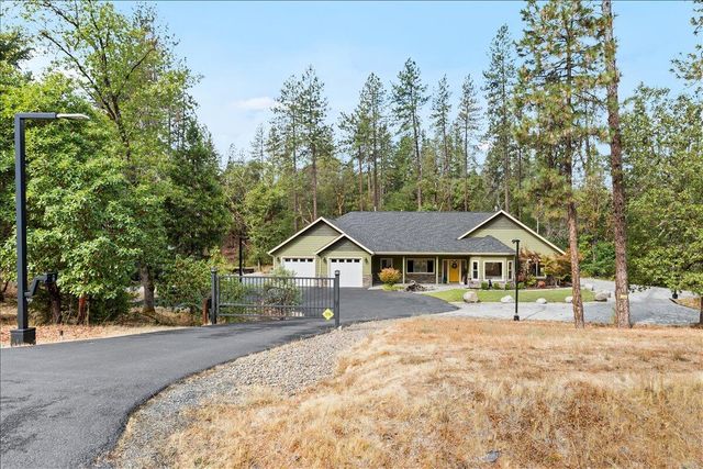100 McKenzie Ridge Road, Grants Pass, OR 97526
