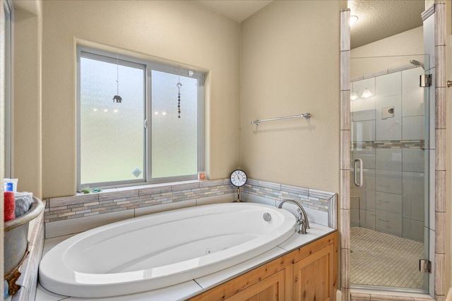 100 McKenzie Ridge Road, Grants Pass, OR 97526