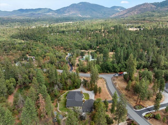 100 McKenzie Ridge Road, Grants Pass, OR 97526