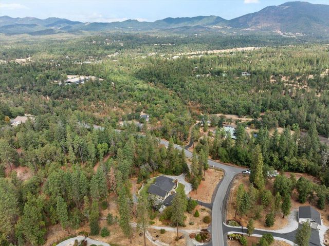 100 McKenzie Ridge Road, Grants Pass, OR 97526