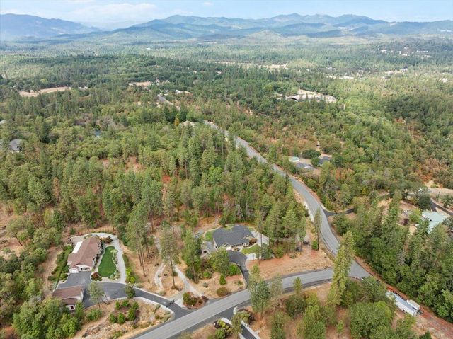 100 McKenzie Ridge Road, Grants Pass, OR 97526
