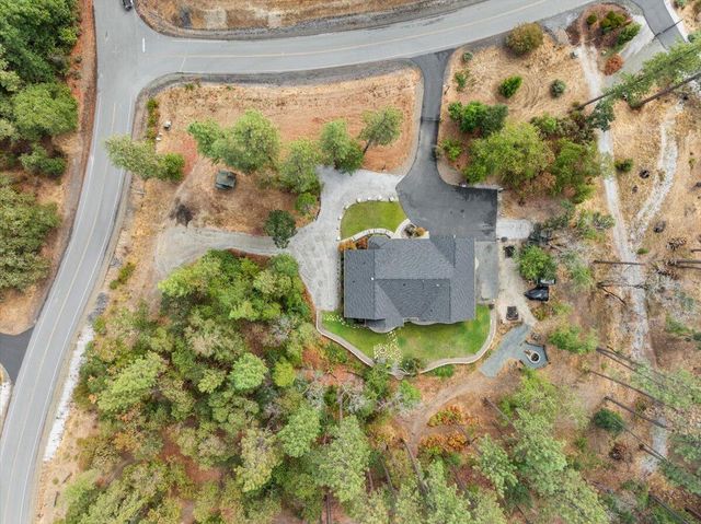 100 McKenzie Ridge Road, Grants Pass, OR 97526