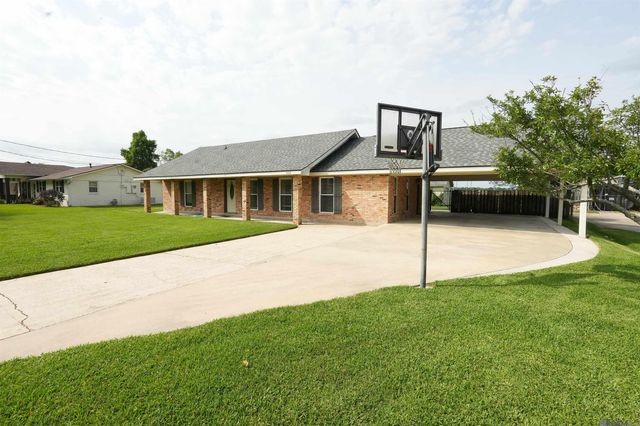 670 Venzule Dr, Brusly, LA 70719