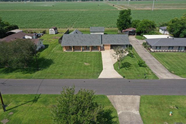 670 Venzule Dr, Brusly, LA 70719