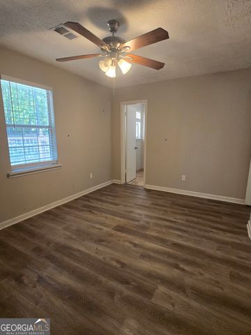 125 E Country Woods Drive, Covington, GA 30016