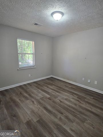 125 E Country Woods Drive, Covington, GA 30016