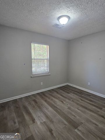 125 E Country Woods Drive, Covington, GA 30016