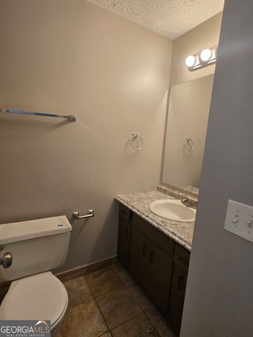125 E Country Woods Drive, Covington, GA 30016