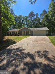 125 E Country Woods Drive, Covington, GA 30016