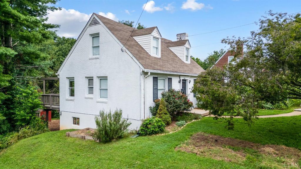 5733 White Oak Drive, Lynchburg, VA 24502