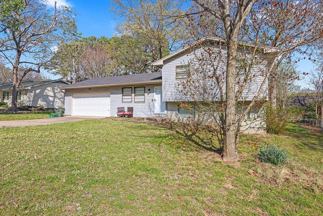 2224 Mockingbird Lane, Fayetteville, AR 72703