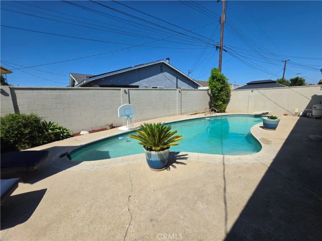 2541 W Lambert, La Habra, CA 90631