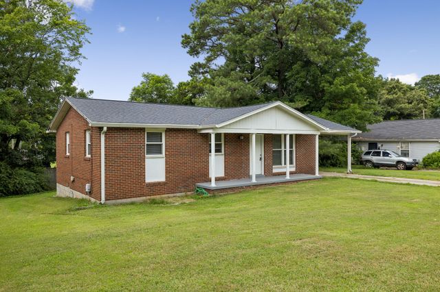 464 E Thompkins Ln, Clarksville, TN 37043