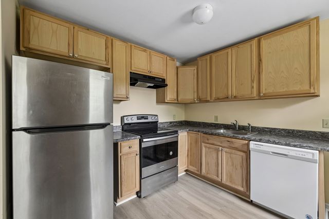 464 E Thompkins Ln, Clarksville, TN 37043
