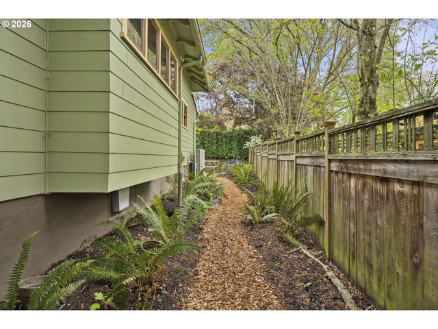 1212 Se 50TH Ave, Portland, OR 97215