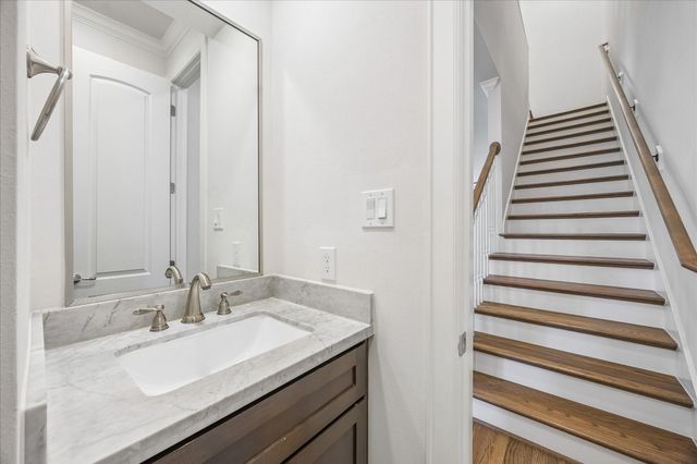 1033 Ashland Street A, Houston, TX 77008